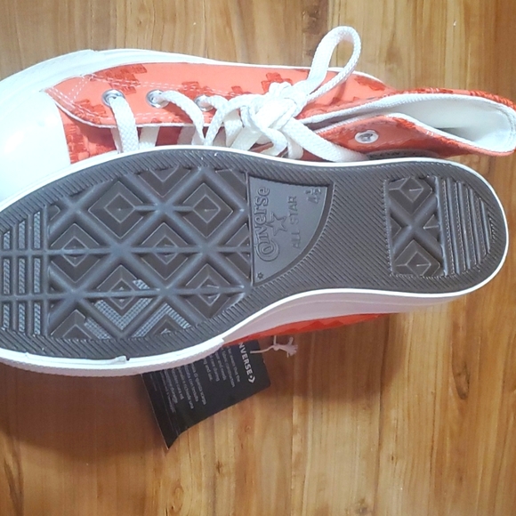 Brand New Platform Converse (size 6.5) - Picture 4 of 4